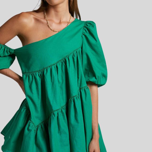 Vestido Corto Asimétrico con Volantes Femino