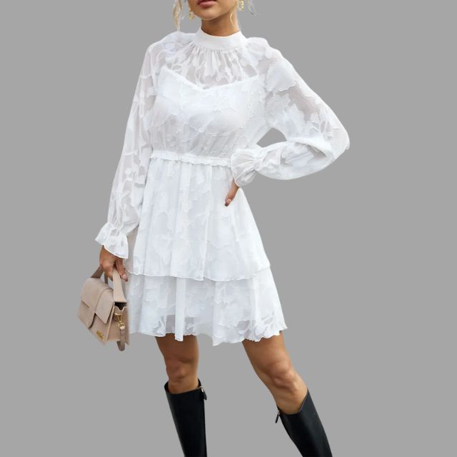 Vestido Corto Ligero con Volantes Florales