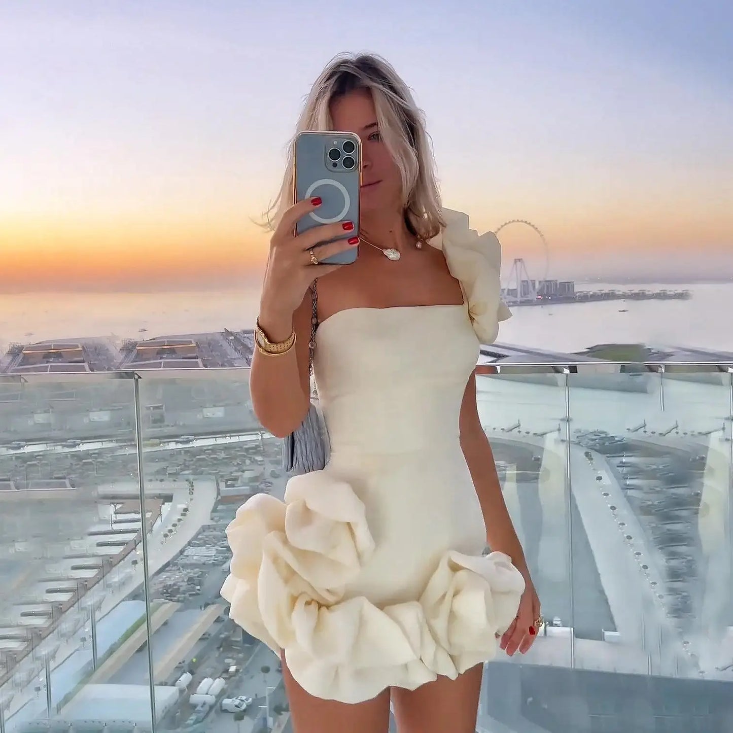 Vestido Asimétrico con Volantes Feminino