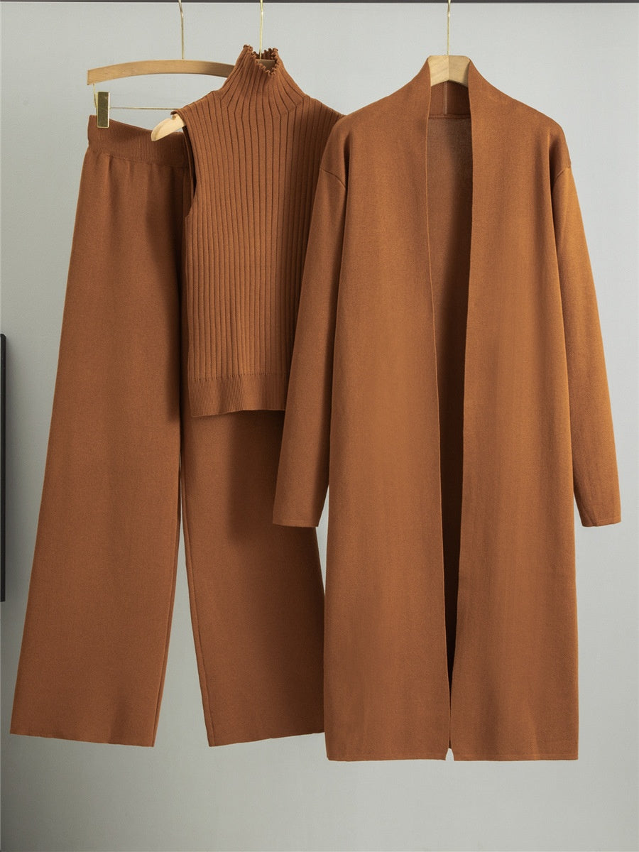 Traje de punto abrigo, pantalón y gorro