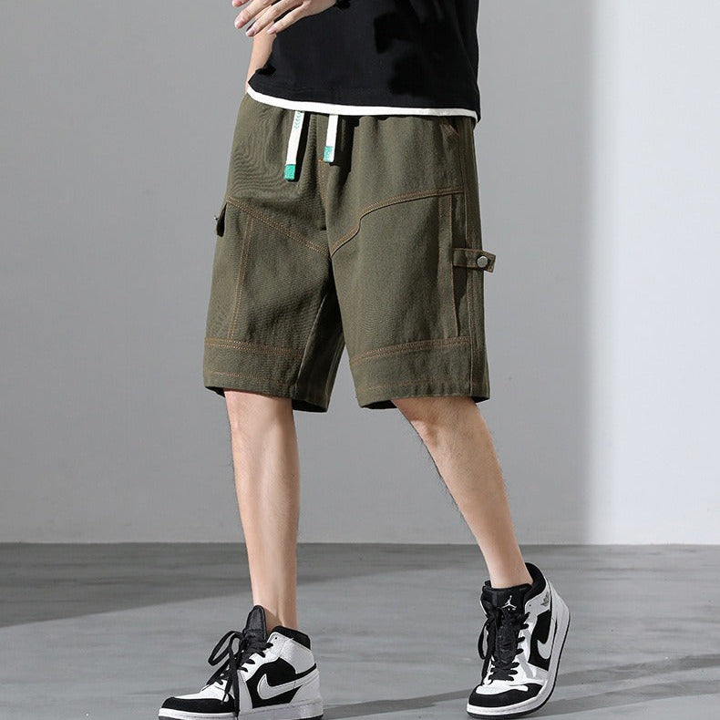Pantalón corto hombre deportivo con detalles visibles