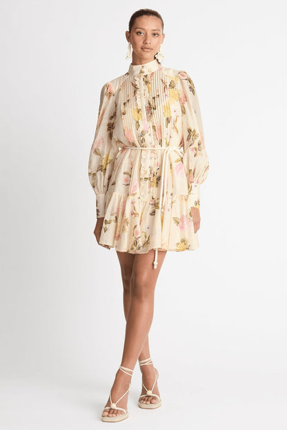Vestido Corto con Encaje Elegante - Vestiria