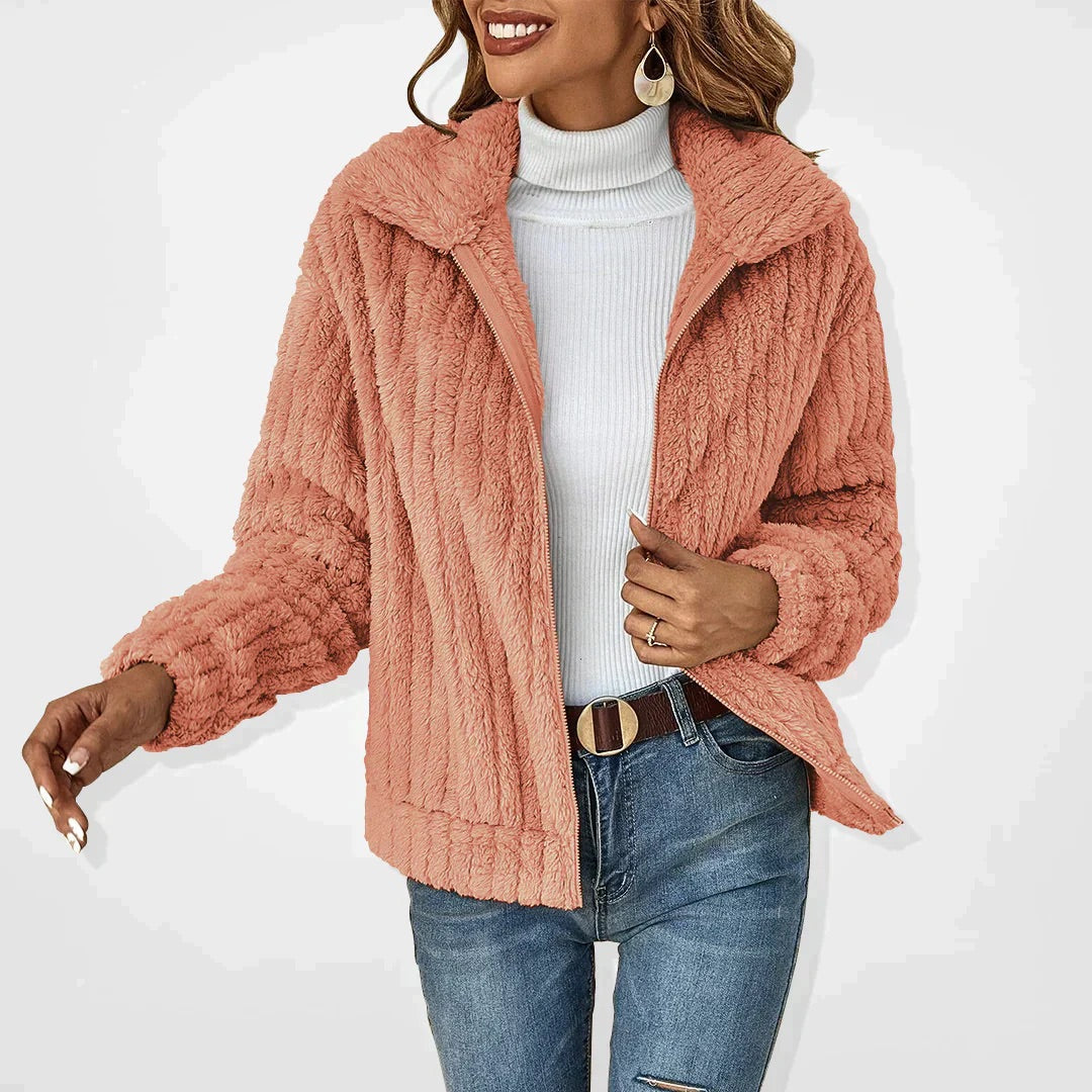 Chaqueta de mujer abrigada con forro polar y cuello alto