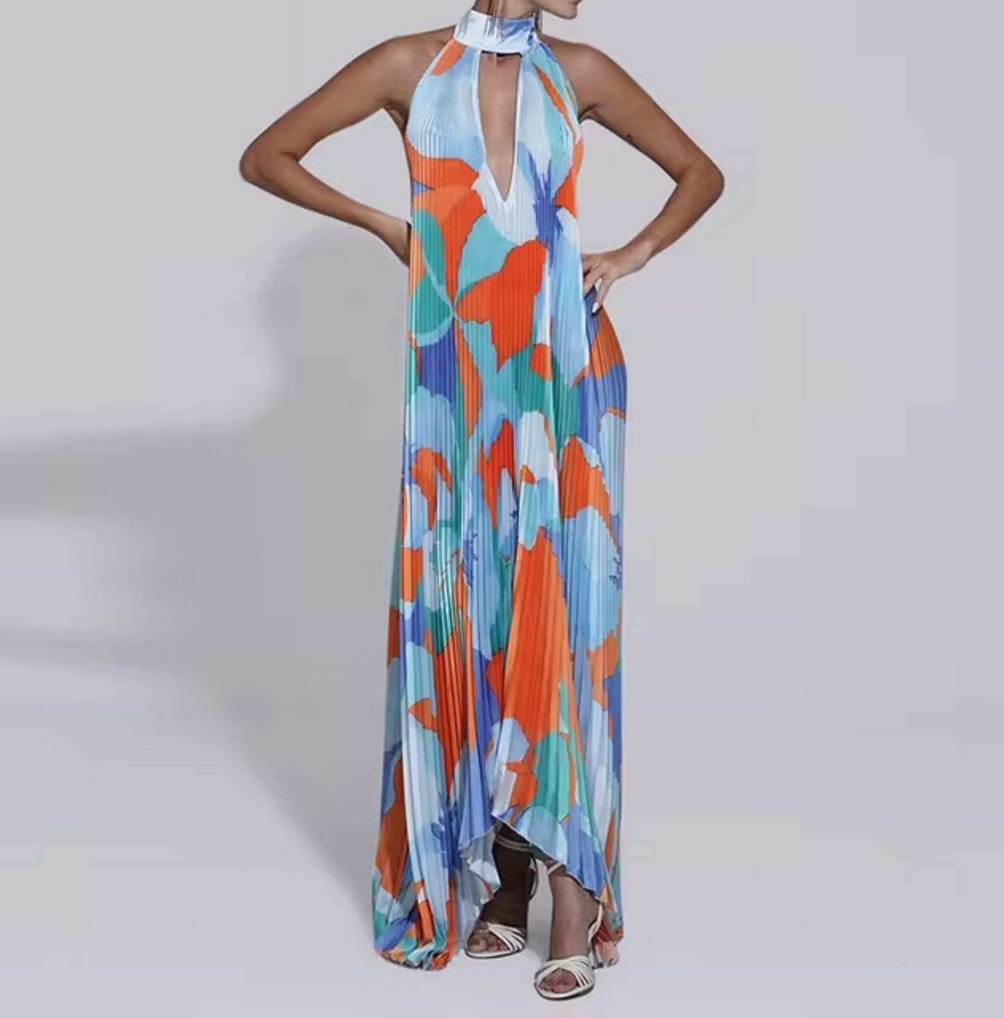 Vestido Largo Plisado Cuello Halter Elegante