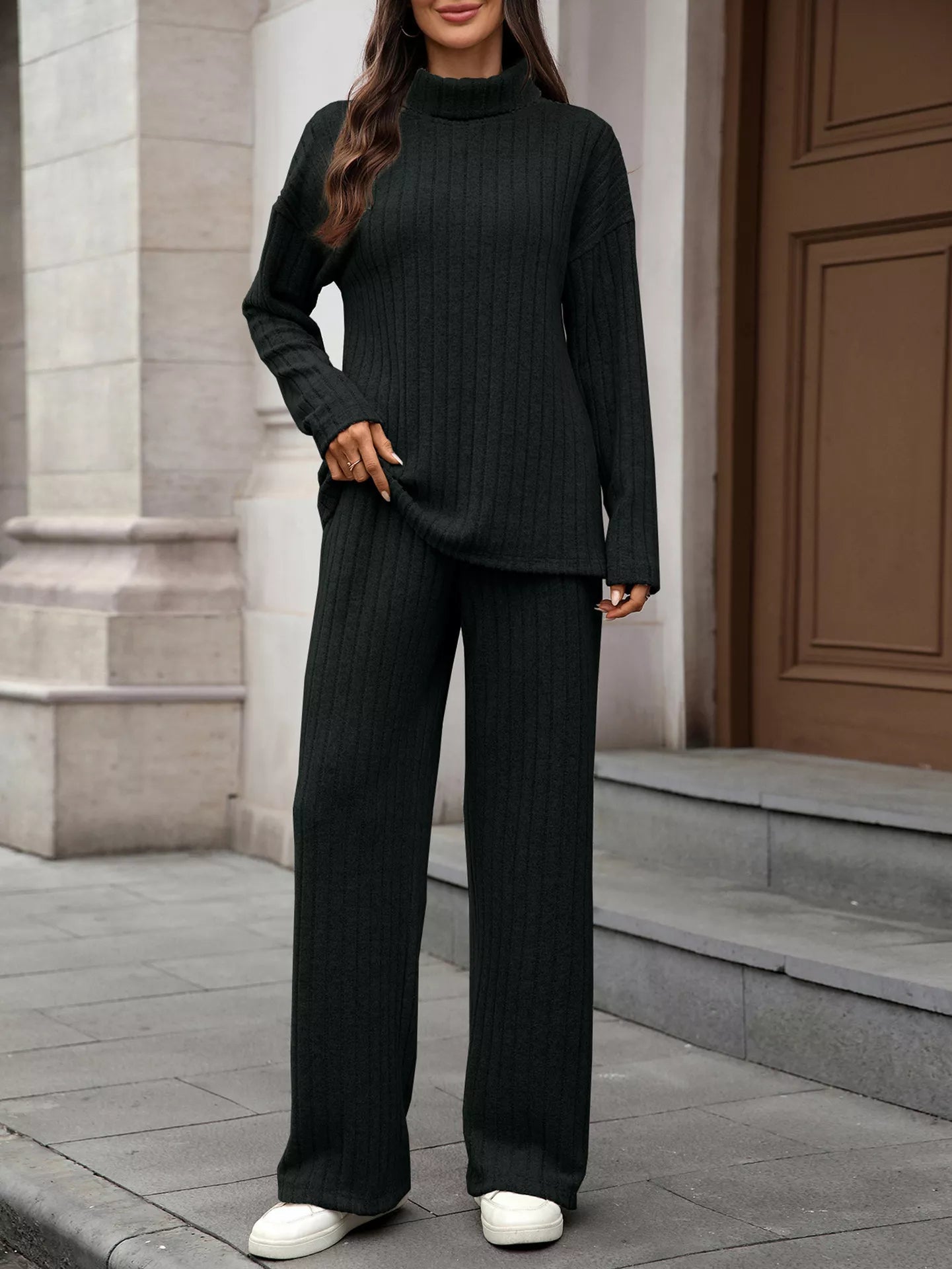 Conjunto Jersey Cuello Alto y Pantalones Suaves - Vestiria
