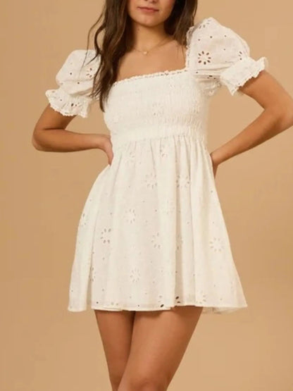 Vestido Corto Festivo con Mangas Voladas