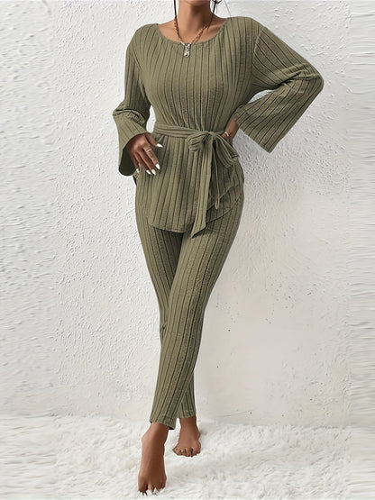 Traje de mujer elegante de canalé