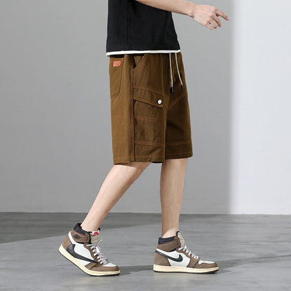 Pantalón corto hombre deportivo con detalles visibles