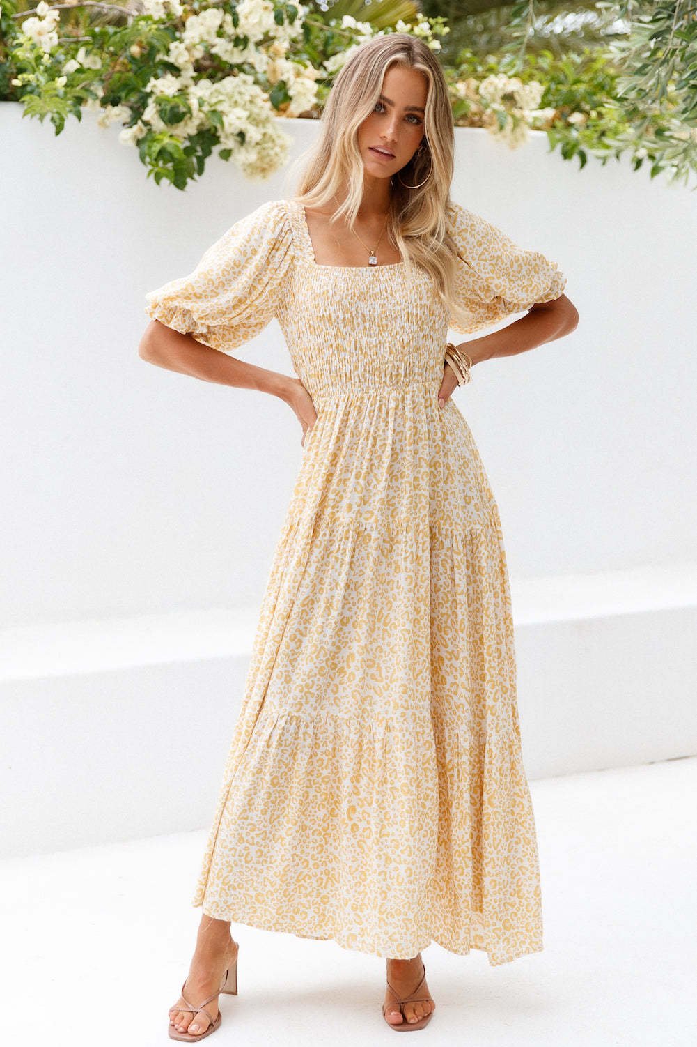 Vestido Maxi Elegante con Escote Cuadrado - Vestiria