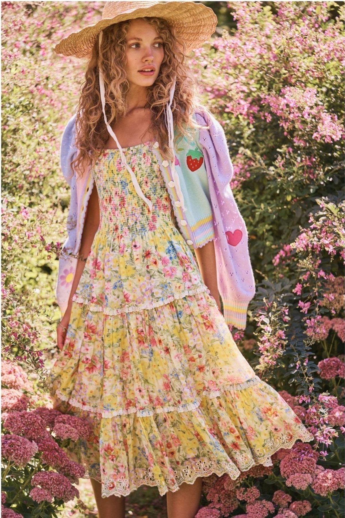 Vestido Midi Floral con Encaje Elegante