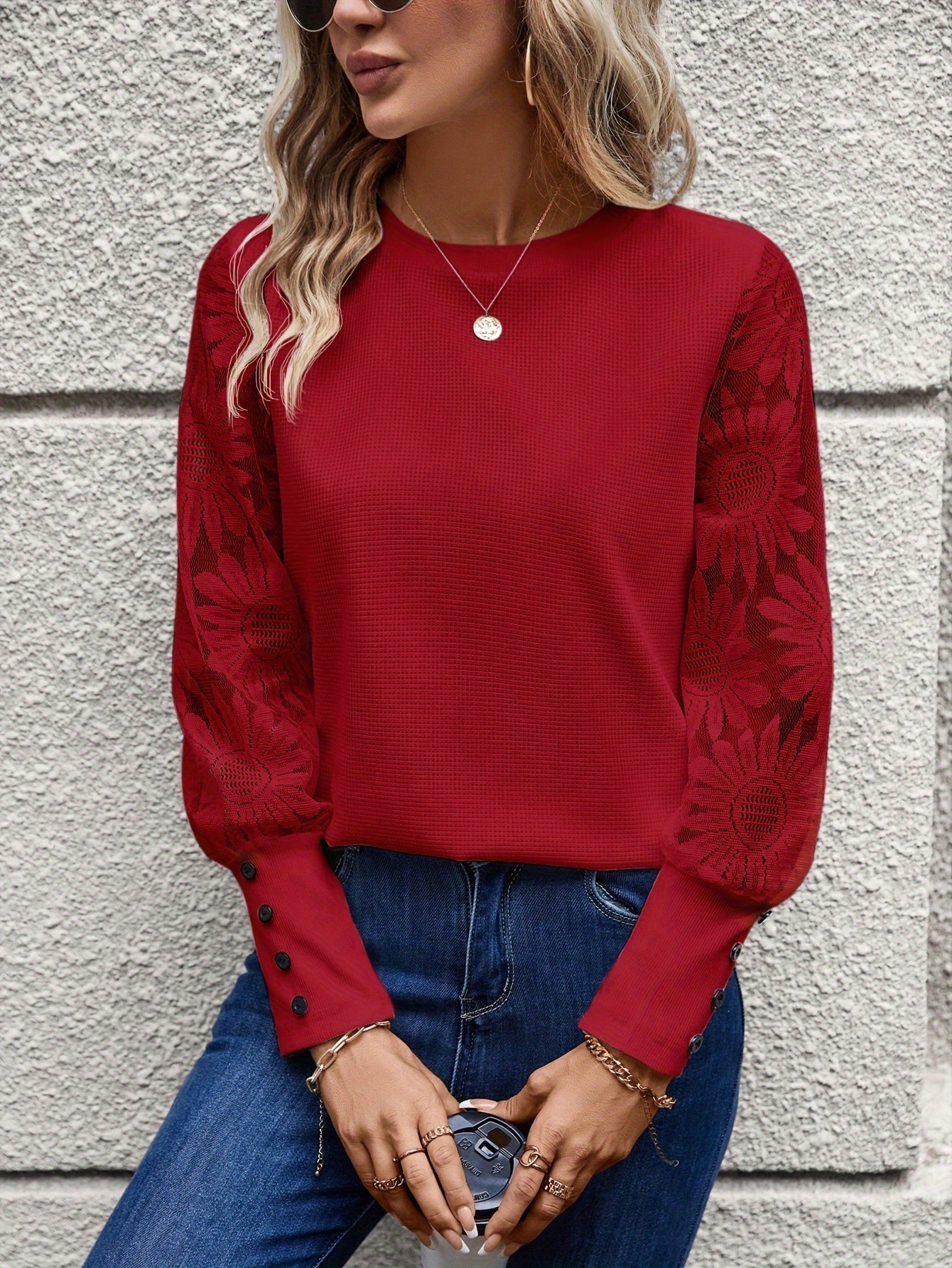 Blusa de Mujer con Encaje Floral Elegante