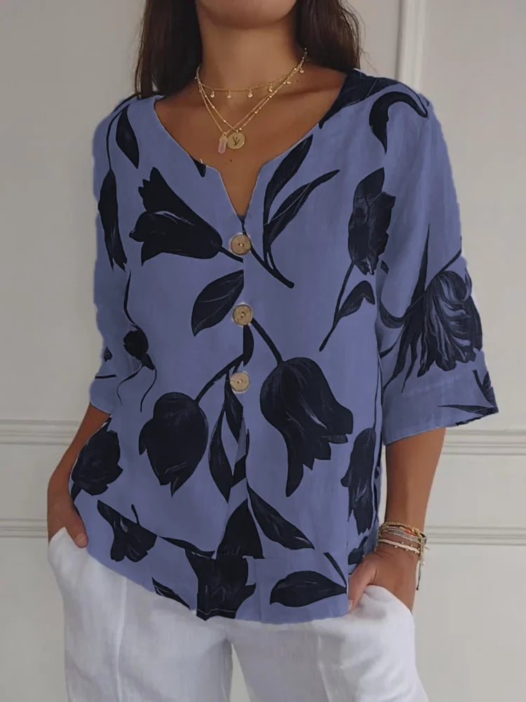 Blusa de mujer floreada y ligera
