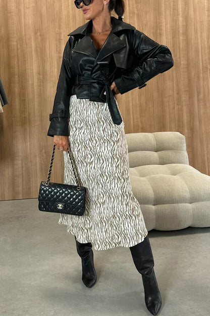 Falda de talle alto con estampado animal elegante y atrevido