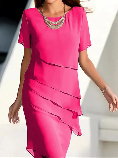 Vestido de invitada elegante con capas y manga corta