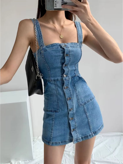 Vestido vaquero femenino corto con tirantes informal