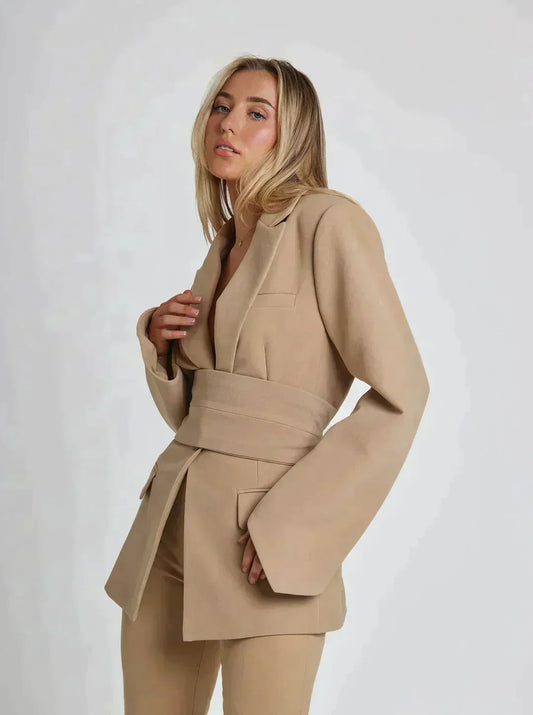 Chaquetilla Mujer Cinturón Ajustable - Vestiria