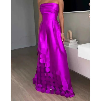 Vestido de mujer satén elegante sin tirantes con encaje