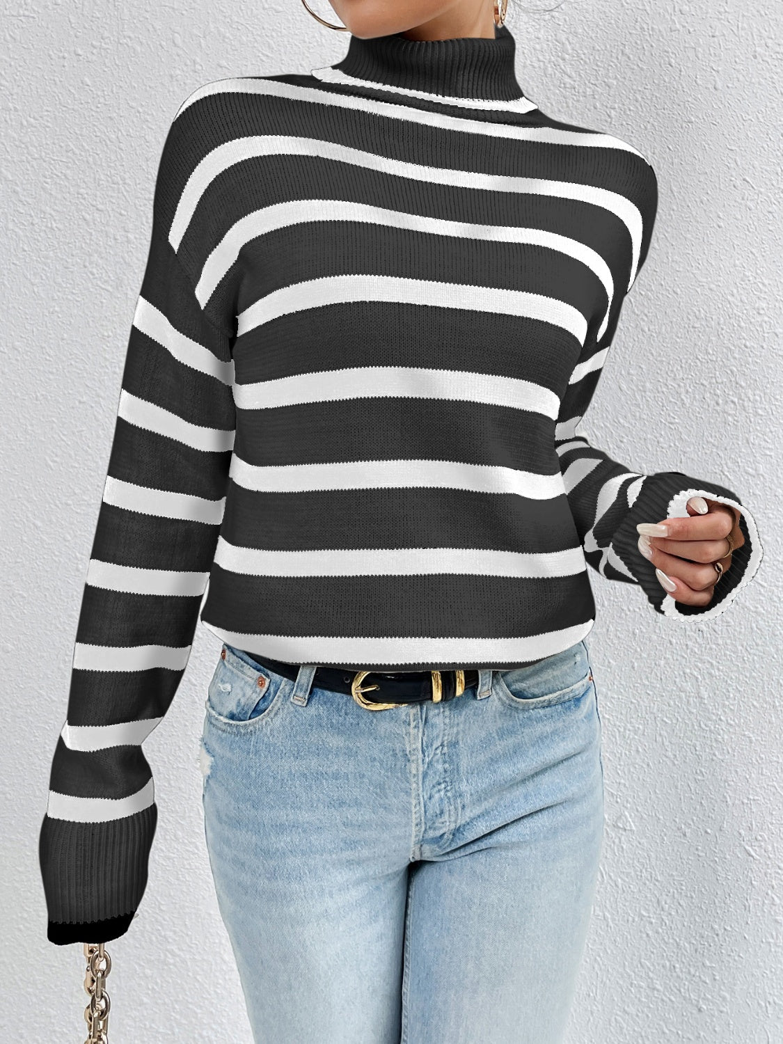 Sudadera cuello alto a rayas deportiva