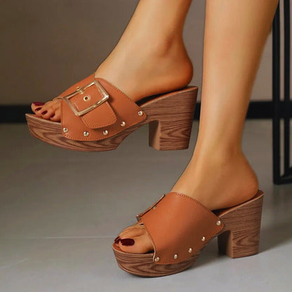 Sandalia de tacón alto con plataforma elegante