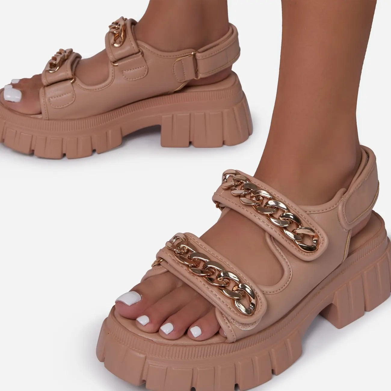 Sandalias Mujer Plataforma con Detalle Metalizado