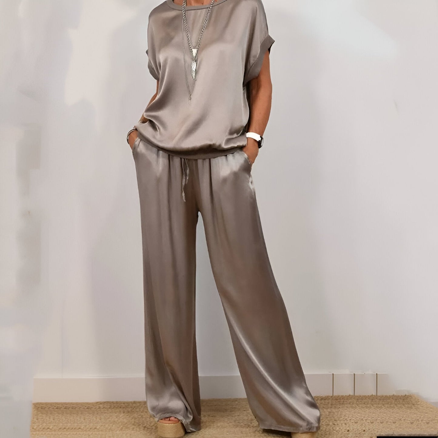 Pantalón y Top de Noche Satinado Elegante