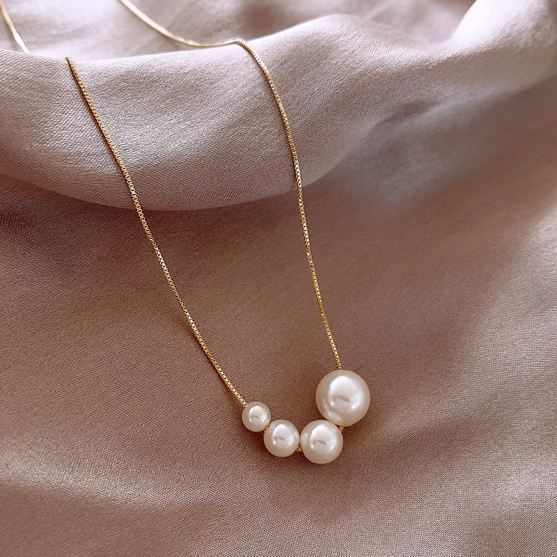Collar Perlas Blancas Cadena Delicada Oro Blanco - Vestiria