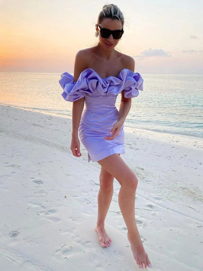 Vestido Satén Elegante con Volantes y Escote