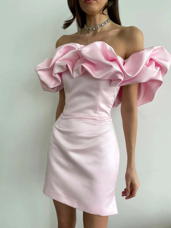 Vestido Satén Elegante con Volantes y Escote - Vestiria