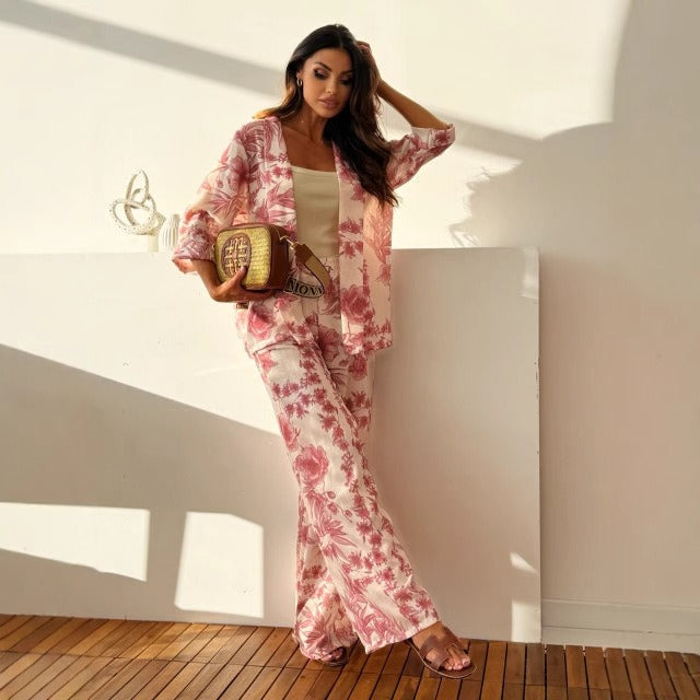 Pantalones rectos y blusa floral mujer elegante - Vestiria