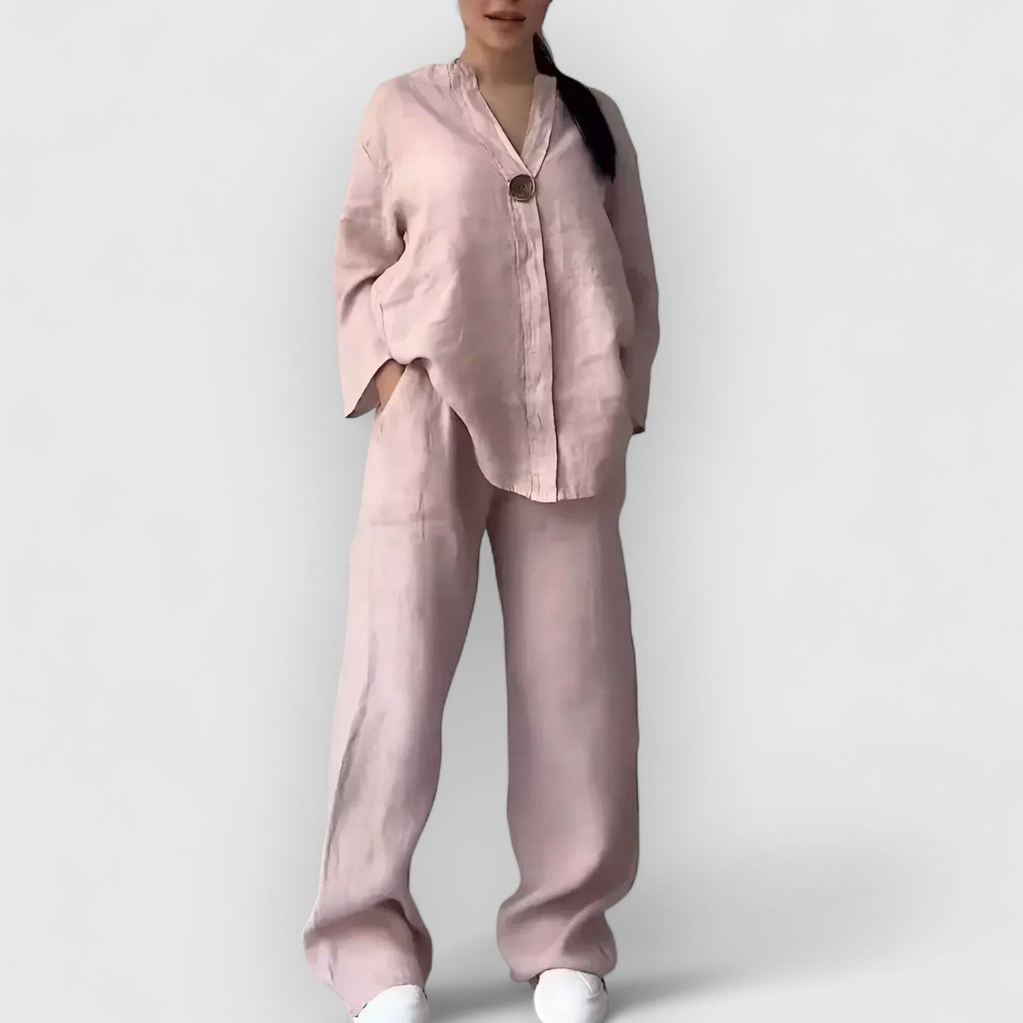 Pantalón ancho y camiseta cómoda para mujer