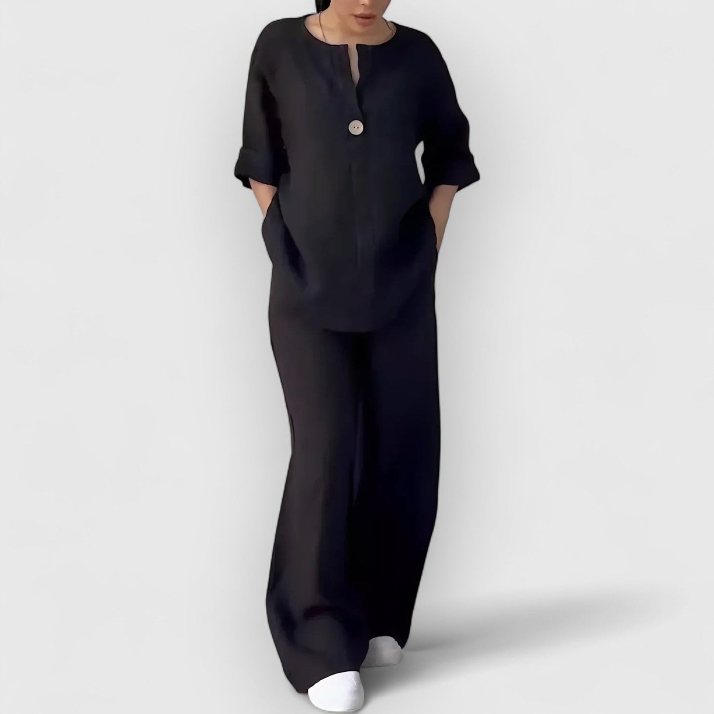 Pantalón ancho y camiseta cómoda para mujer