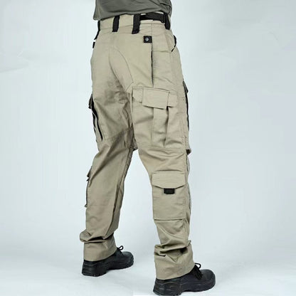 Pantalón hombre multicargo diseño militar