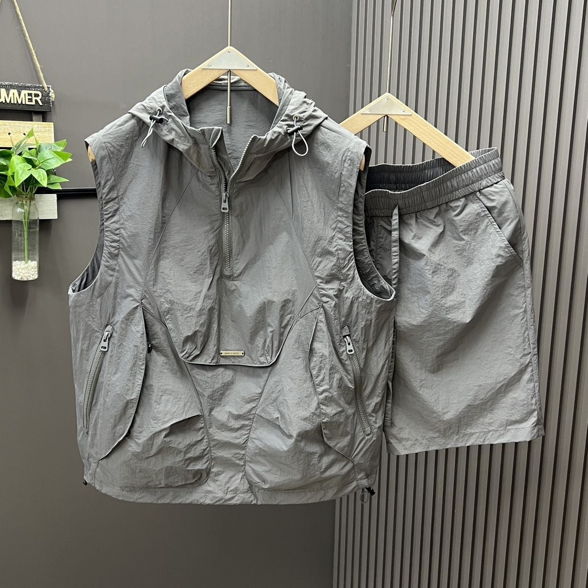 Chaleco Hombre Capucha Ligero Deportivo - Vestiria