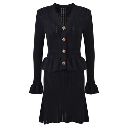 Vestido de punto elegante con broches decorativos - Vestiria