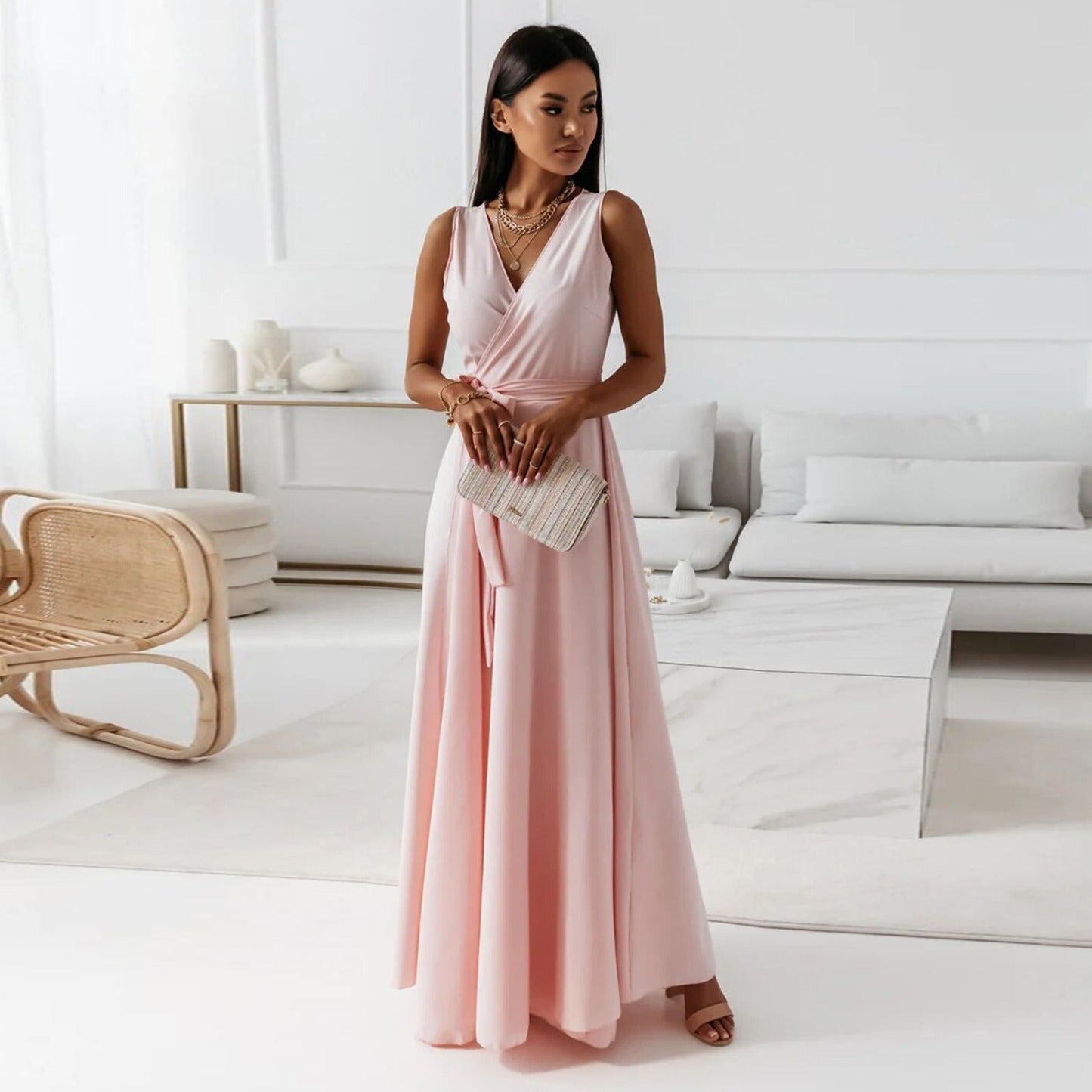 Vestido largo sin mangas cruzado elegante mujer