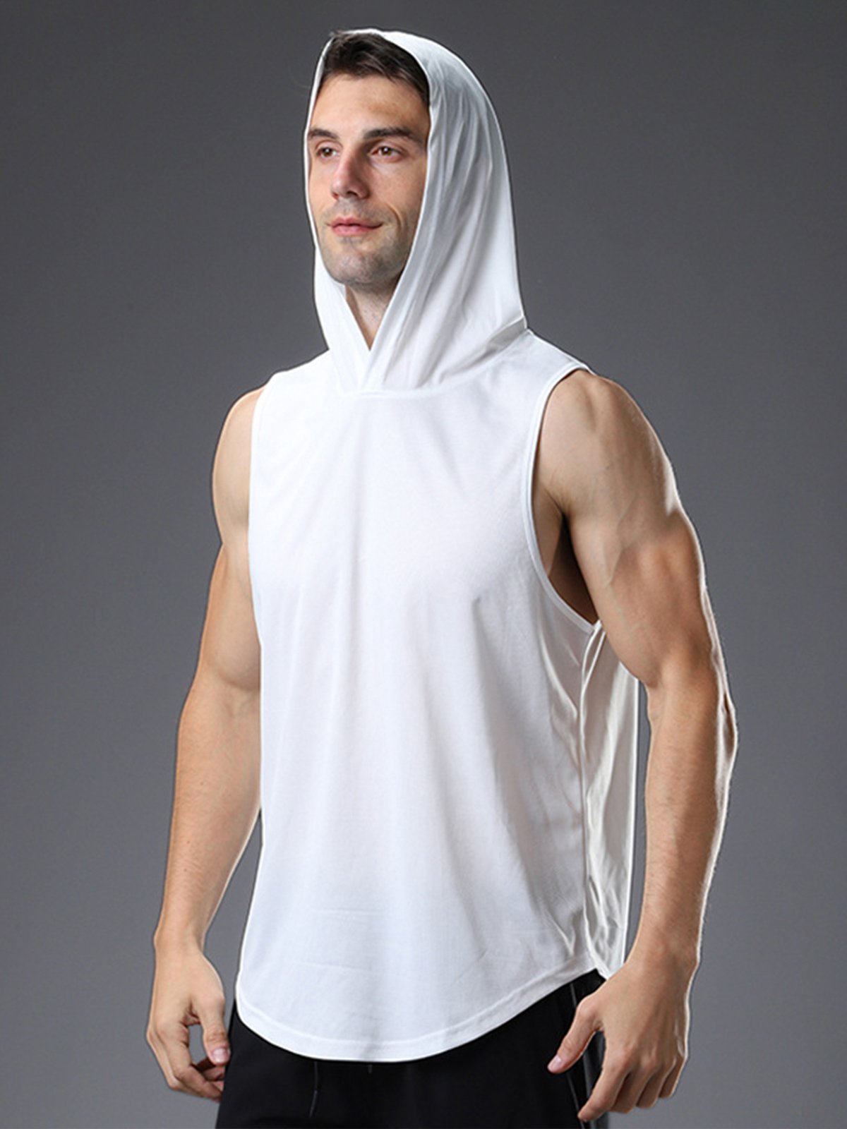 Camiseta Deportiva con Capucha