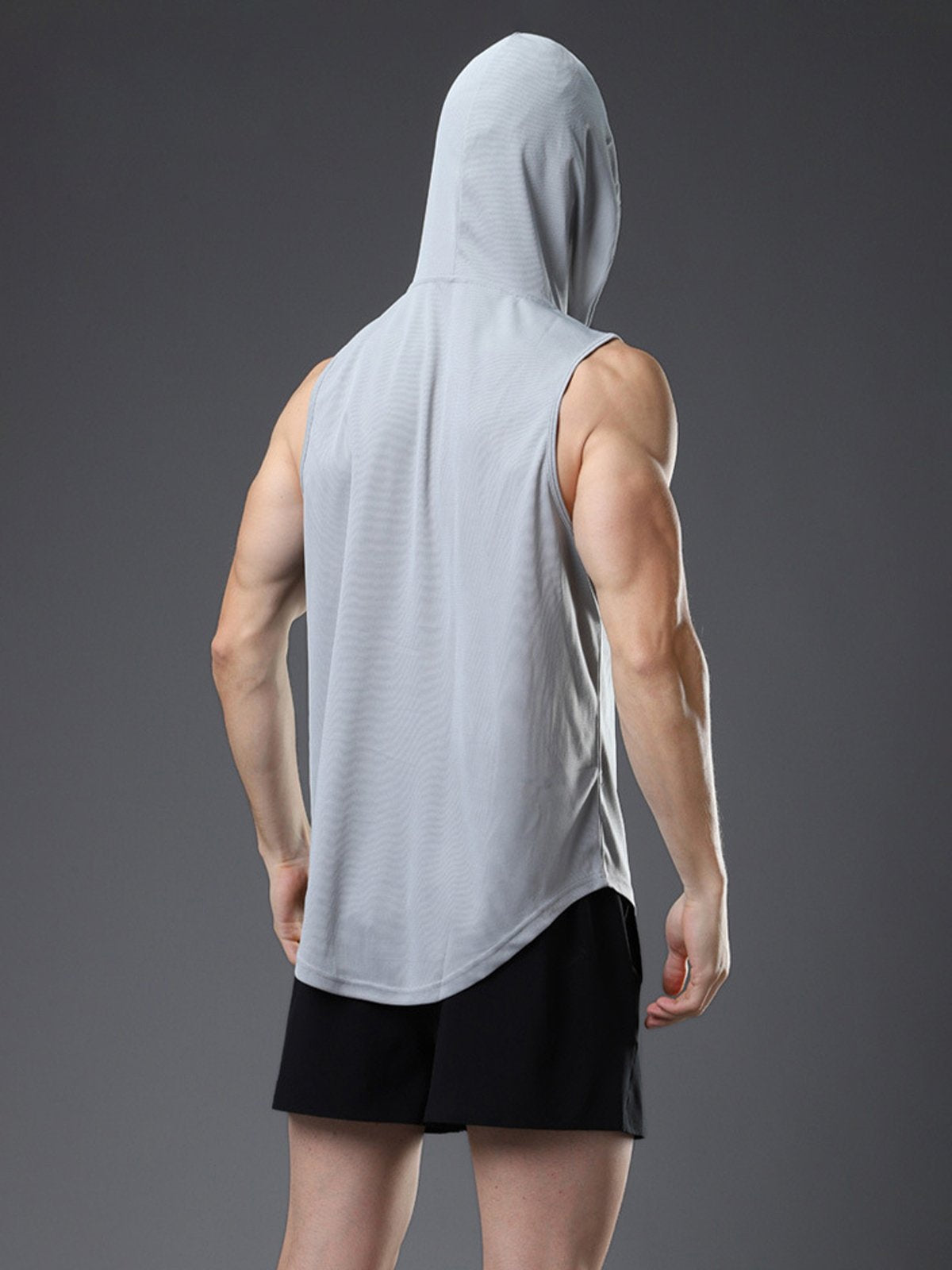 Camiseta Deportiva con Capucha - Vestiria