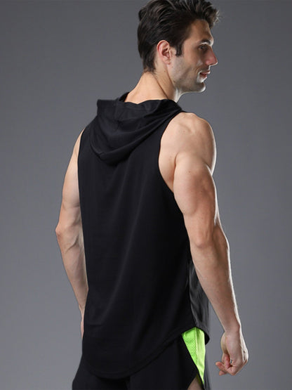 Camiseta Deportiva con Capucha