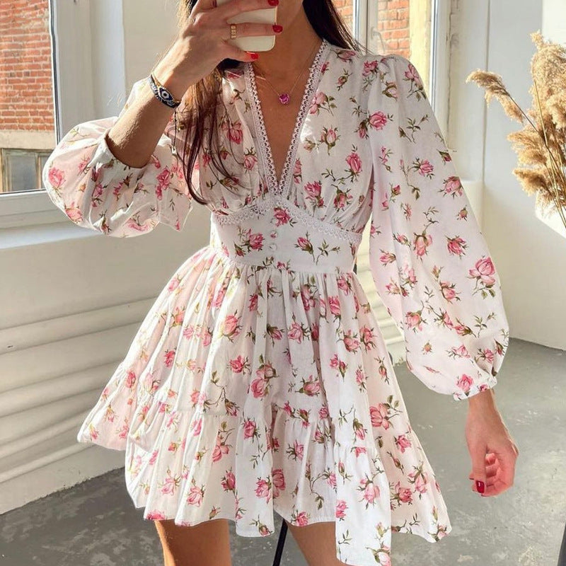 Vestido Fiesta Floral con Escote en V - Vestiria
