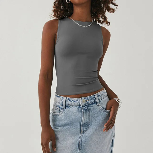Camiseta sin mangas ajustada con escote redondo