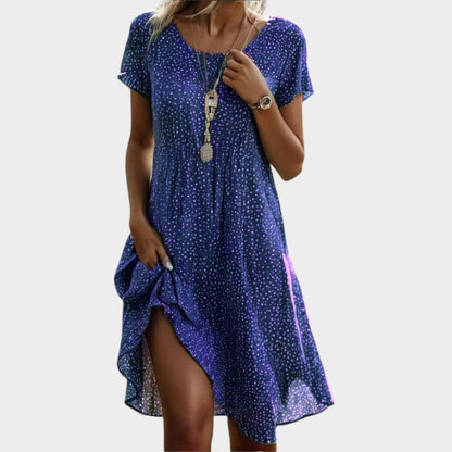 Vestido ligero con escote pico y mangas cortas
