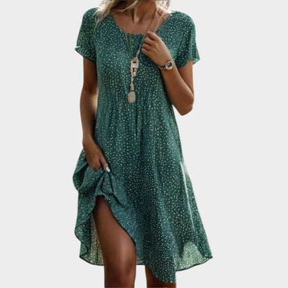 Vestido ligero con escote pico y mangas cortas