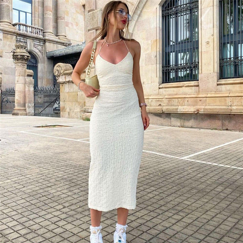 Vestido Midi Escote Halter Floral Elegante