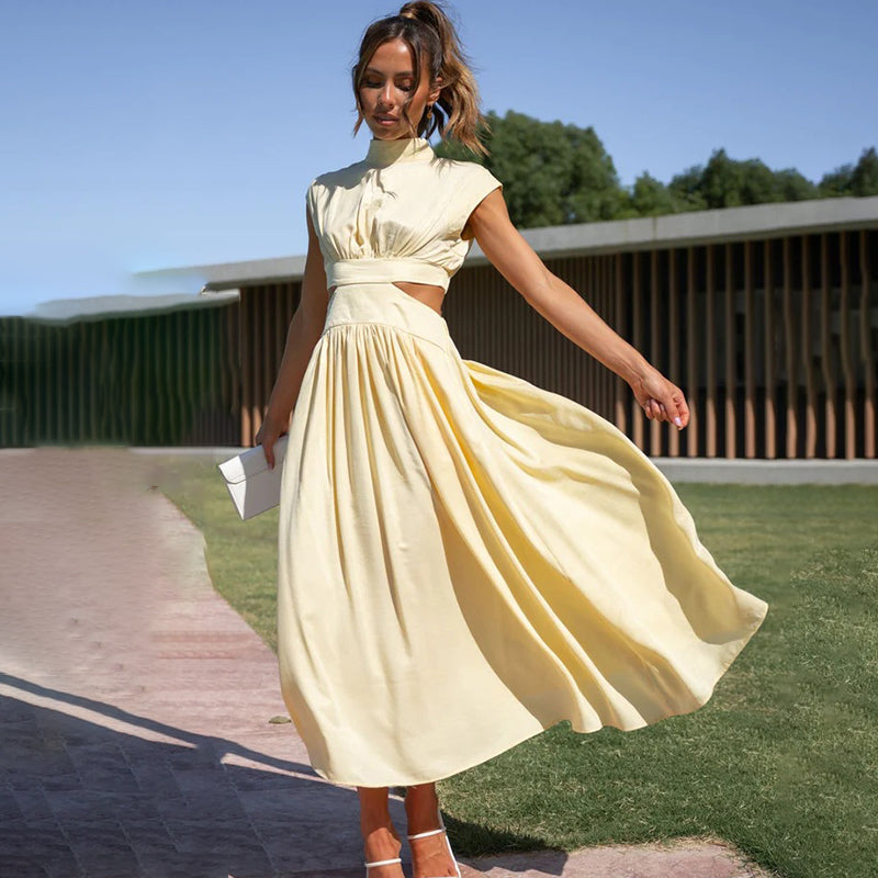Vestido Plisado Cuello Alto Elegante