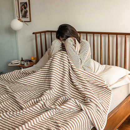 Manta ligera de verano a rayas